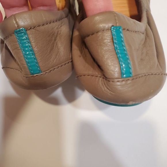 Tieks Women's Taupe Cushioned Leather Ballet Flats Size 7 - Picture 4 of 5
